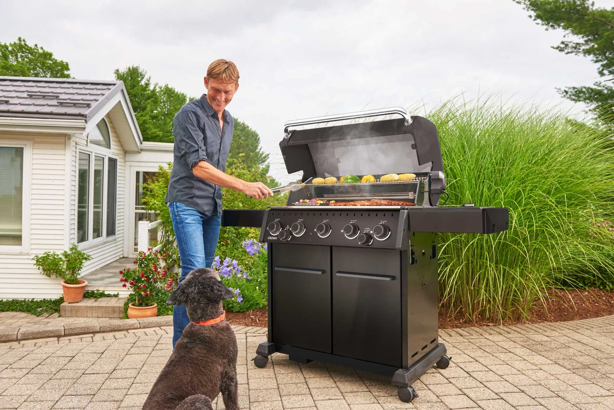 Grill Crown 590 Shadow polgrill